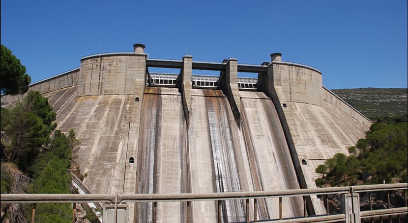 La CHE organiza visitas guiadas gratuitas a la presa de El Grado, en Huesca