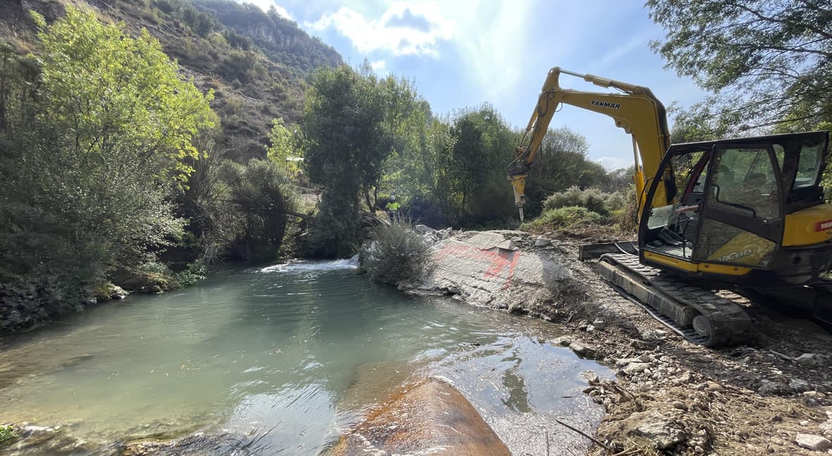 La CHS elimina dos azudes sin uso en la Reserva Natural Fluvial del Río Zumeta
