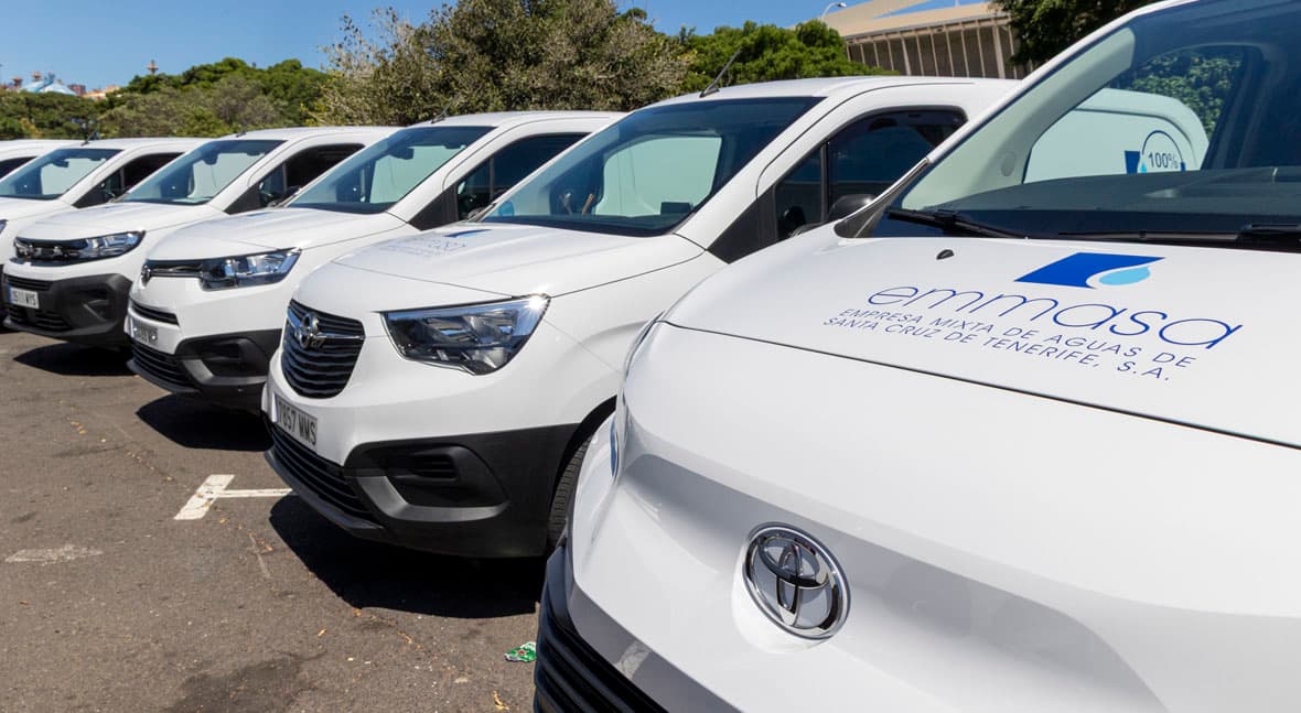 Emmasa renueva su flota con la incorporación de coches híbridos y eléctricos